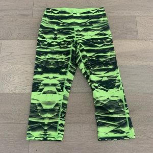 Women’s neon green and black cropped workout pant
